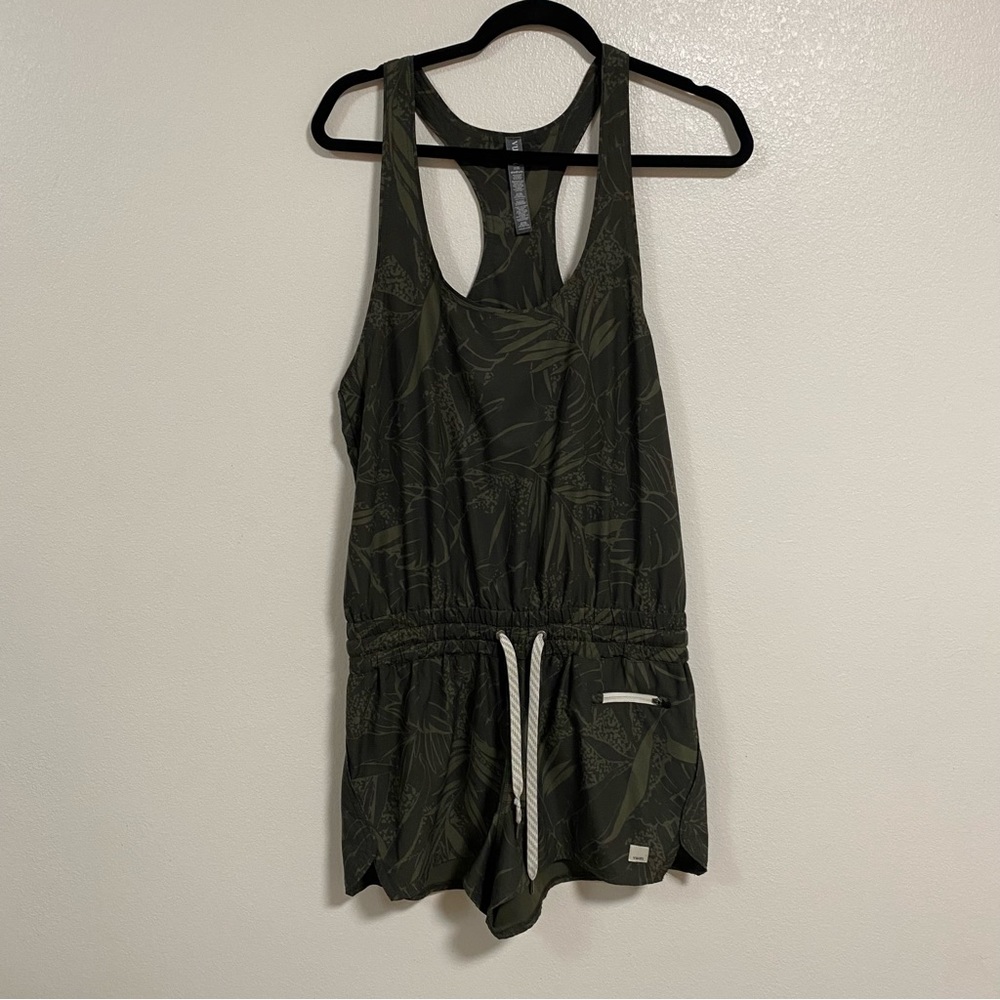 Vuori Clementine Romper Shorts Green Palm Rainforest Size Medium